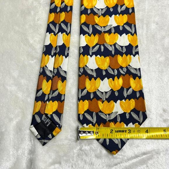 Hugo Boss Flat Silk Tie 54" x 4" Spring Easter Tulips Blue Yellow Brown Luxury - Picture 7 of 7